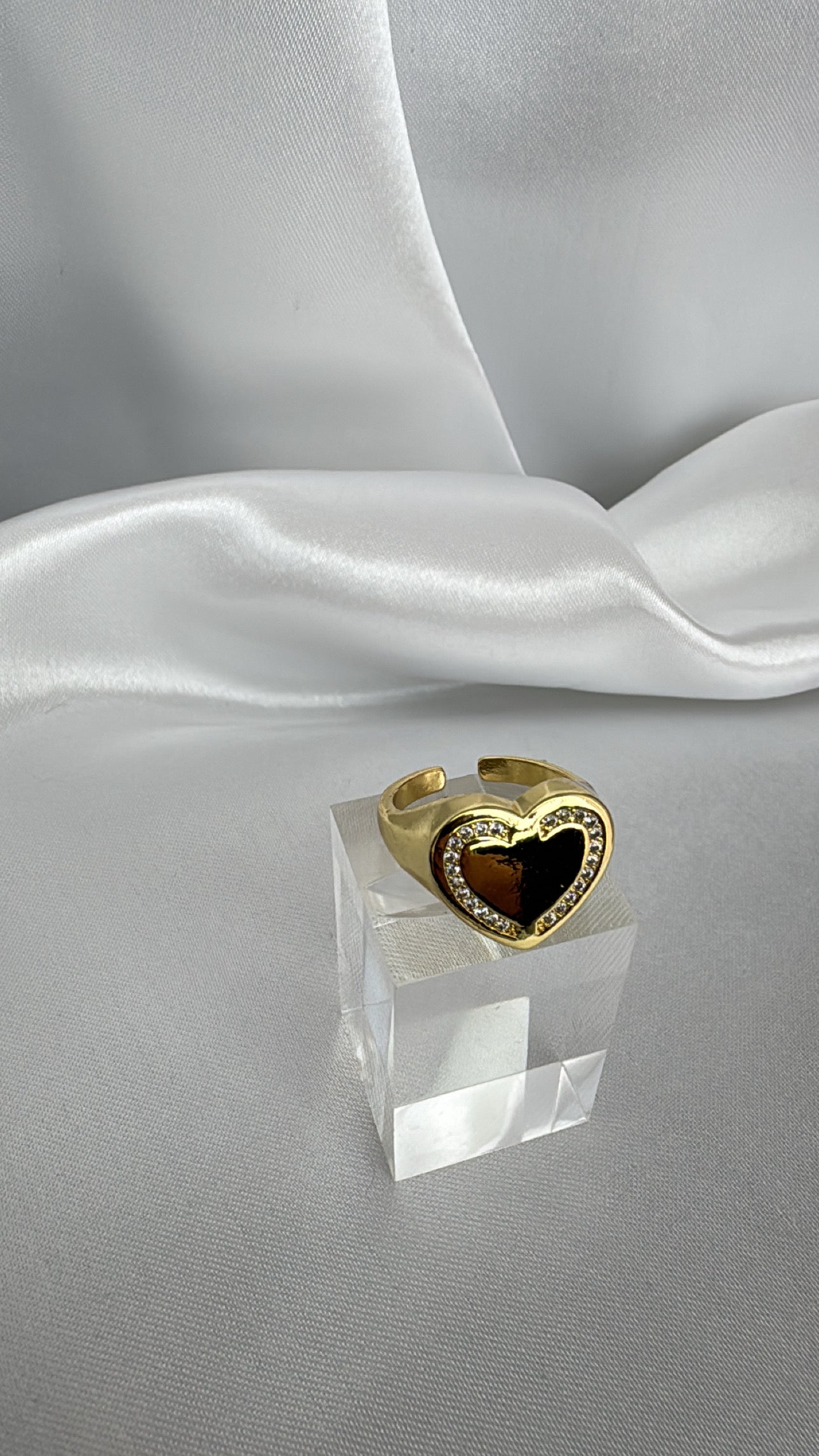 Anel Coração com Zircônias Regulável