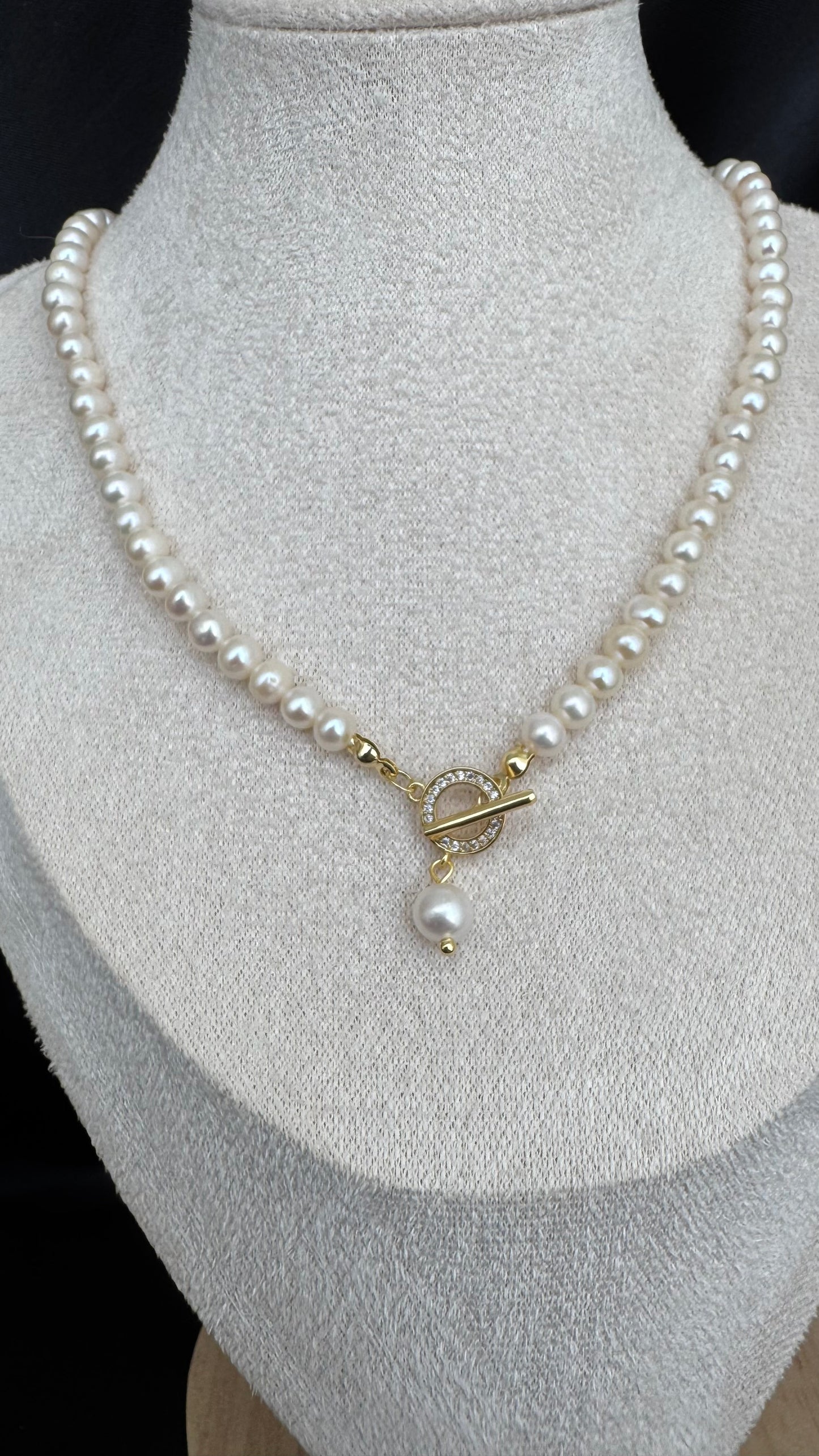 Colar Perolas Pequenas