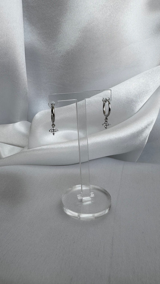 Brinco Argola com Flor com Zircônias Prata