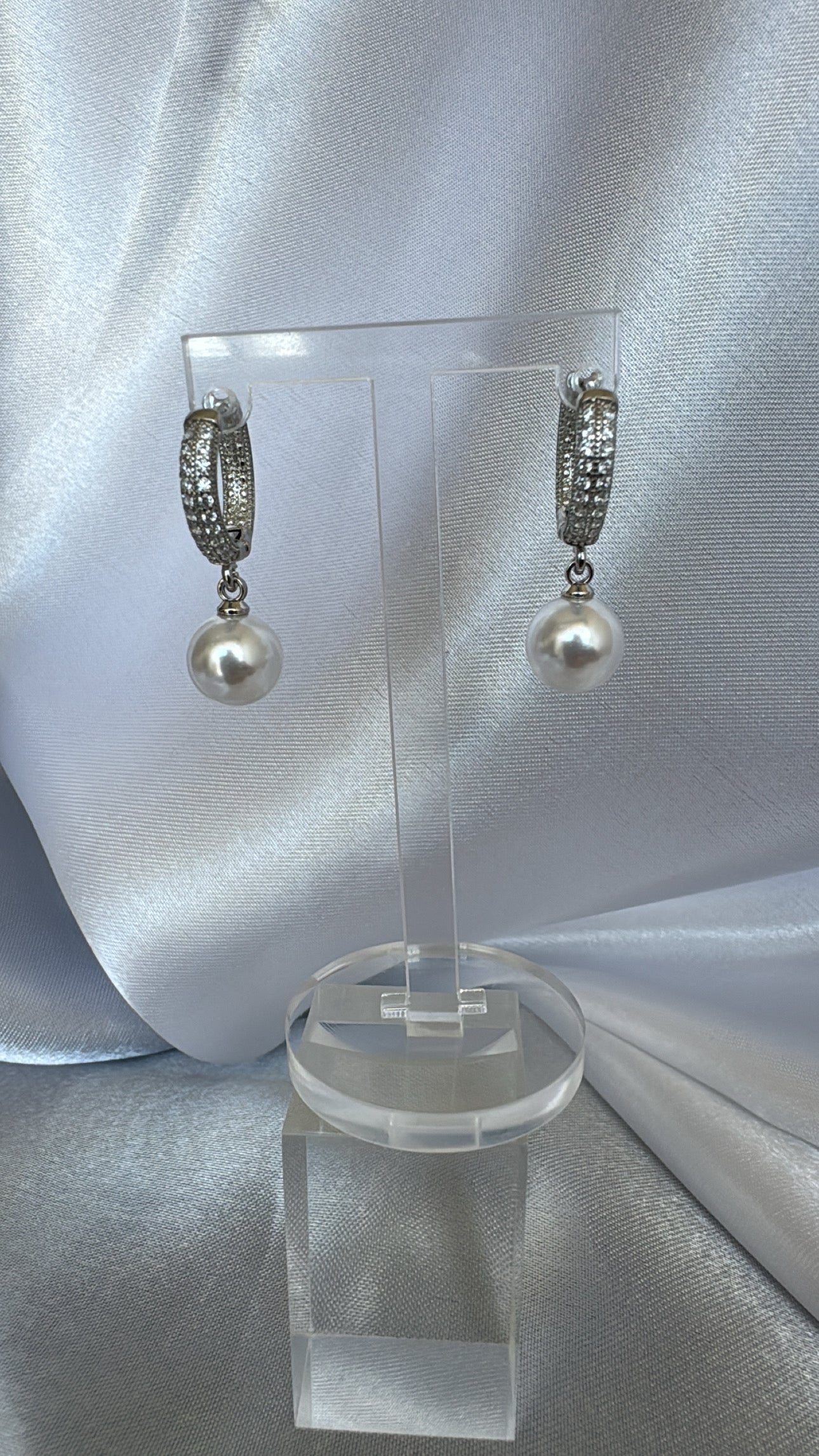 Brinco Argola Cravejada com Pérola