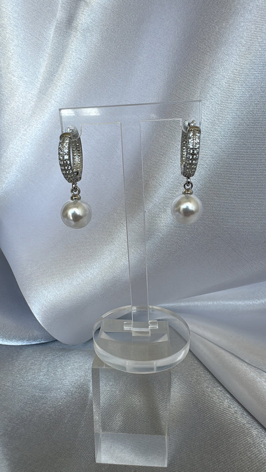 Brinco Argola Cravejada com Pérola