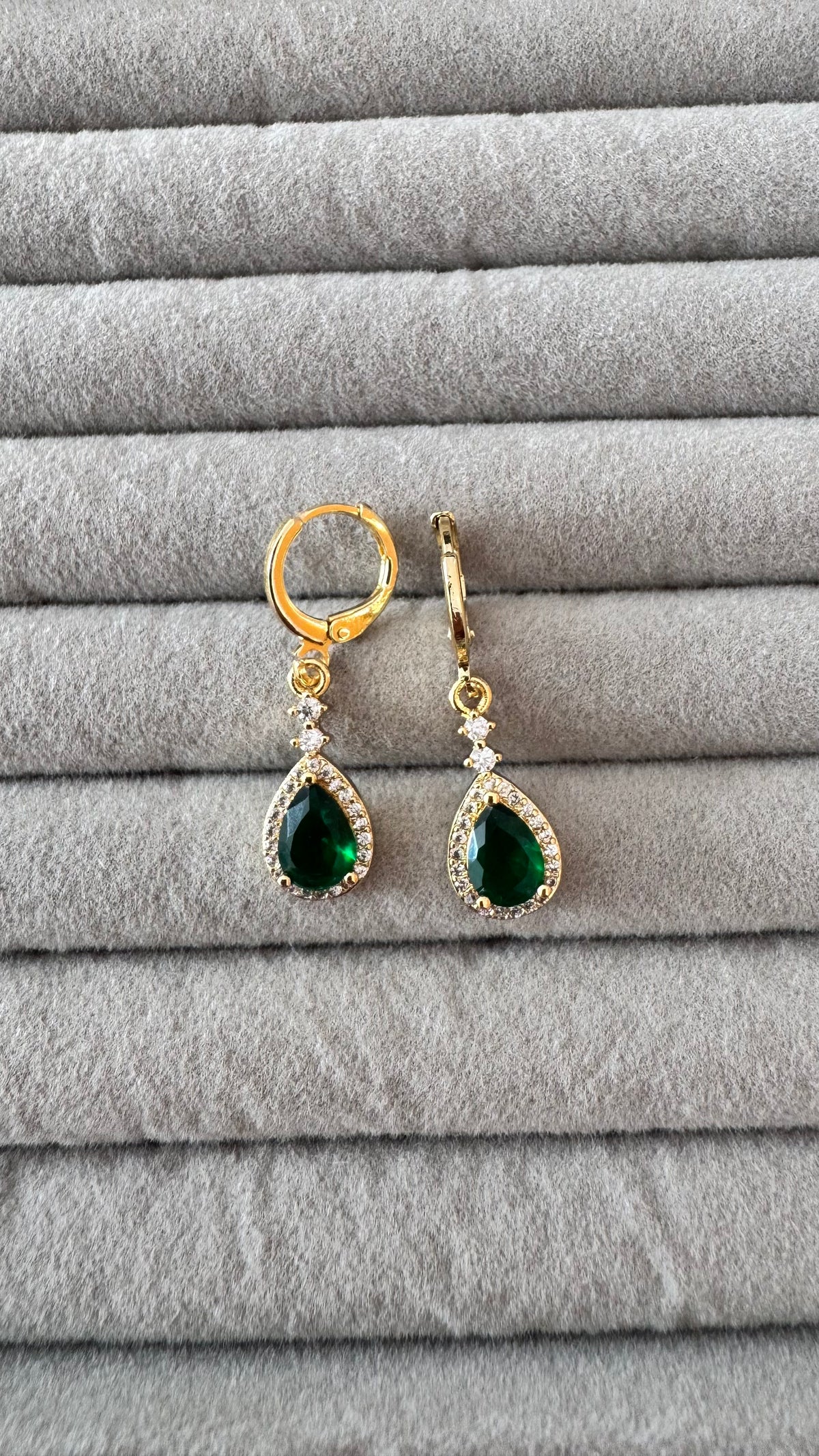 Brinco Argola Gota Zircônia Verde Esmeralda