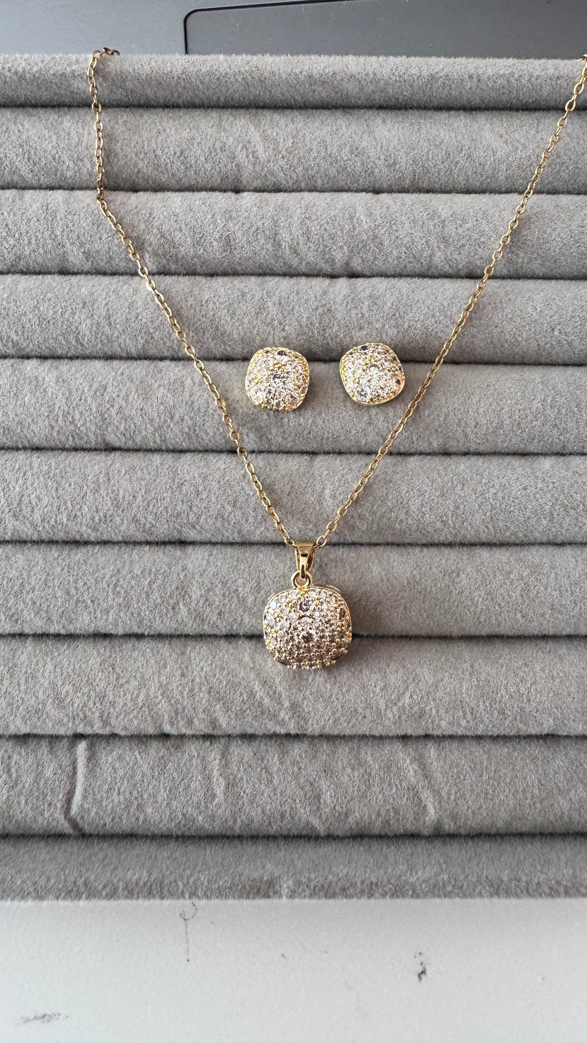 Conjunto Quadrado cravejado