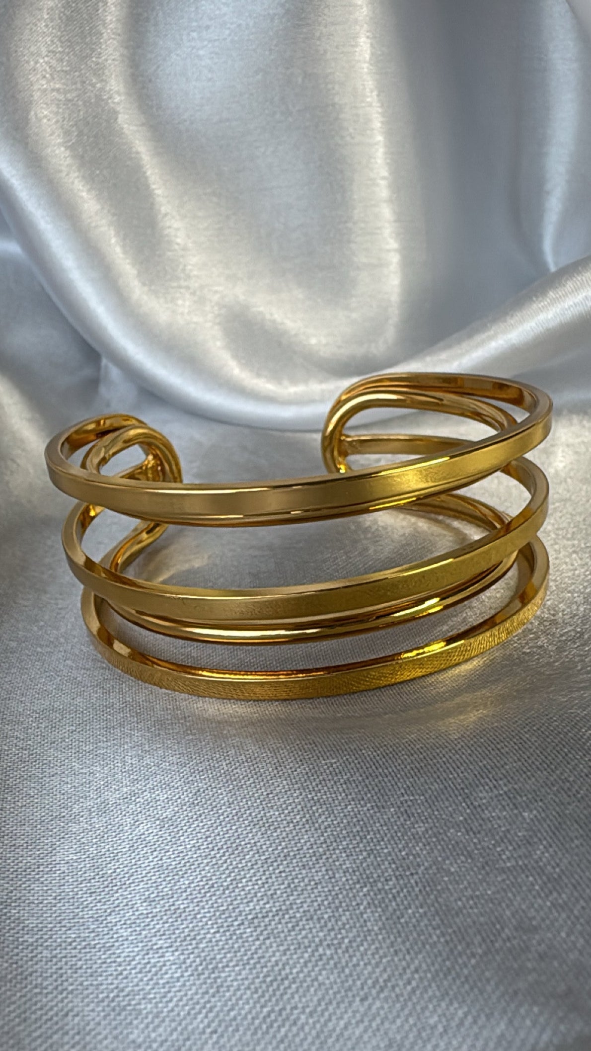 Bracelete múltiplos aros Dourado