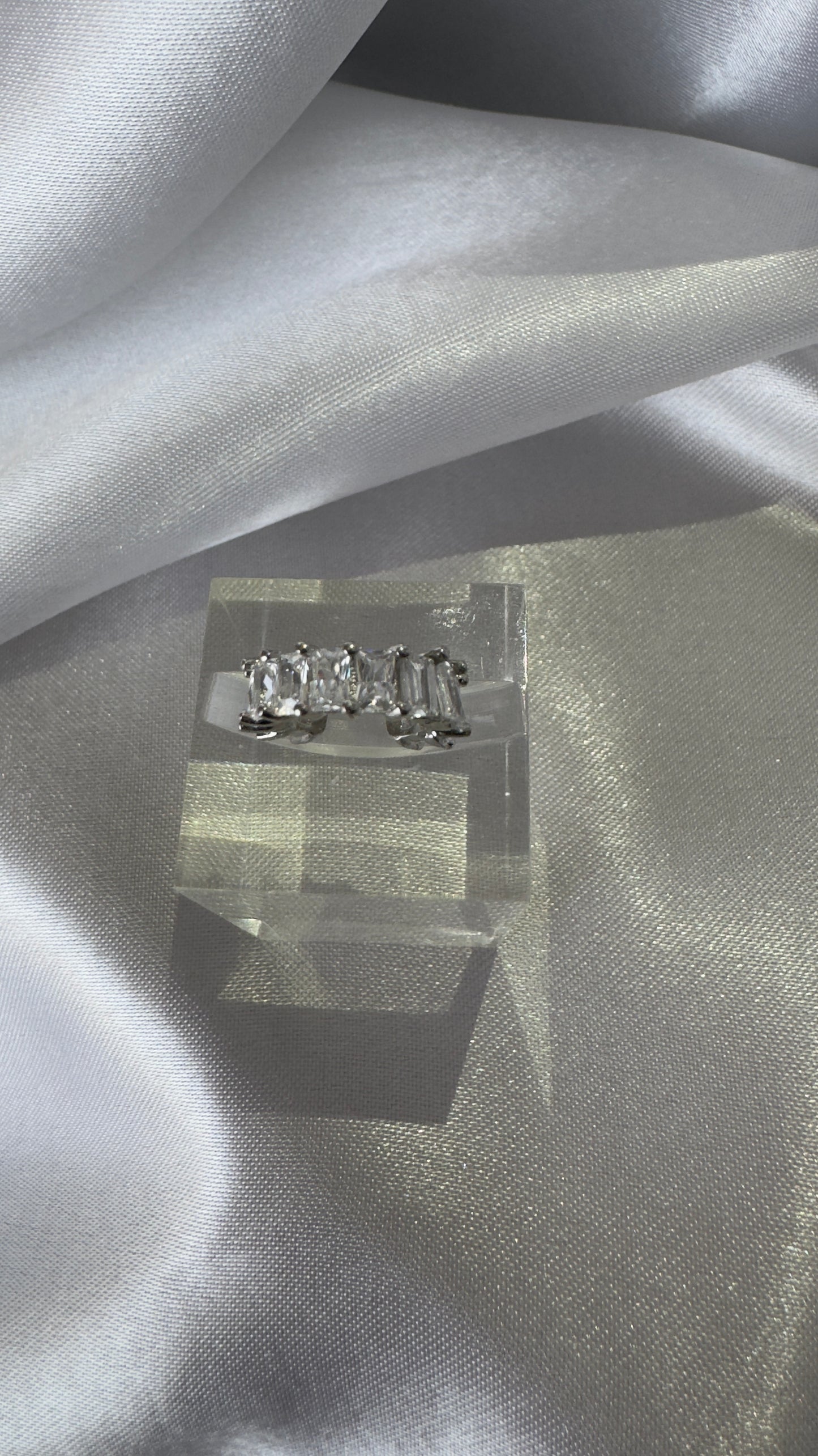 Piercing de Encaixe Zircônias Cristal em Ródio Branco